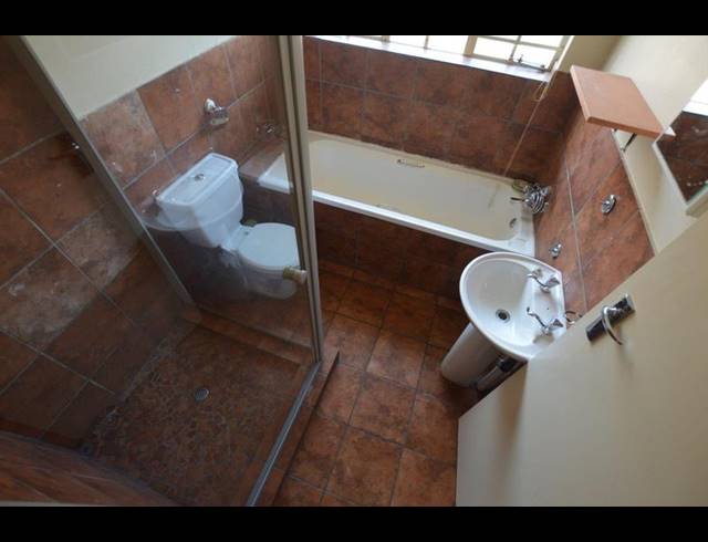 2 BEDROOM APARTMENT FOR SALE IN VAAL PARK EXT 1